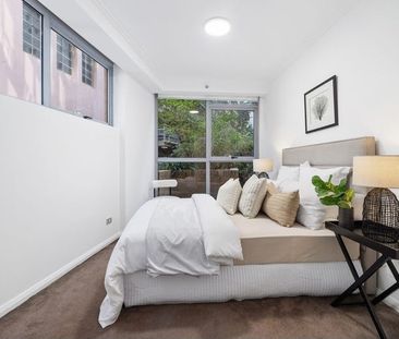 Massive Two - Level Apartment - Photo 5