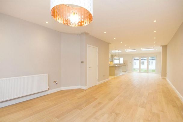 5 bedroom semi-detached house to rent - Photo 1