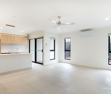 Modern 3-Bedroom Townhouse in a Convenient Pimpama Location - Photo 1