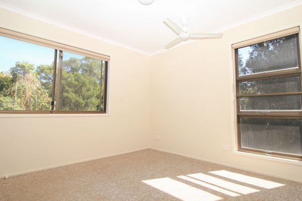 19 Desbet Street, The Gap. - Photo 1