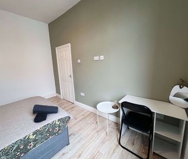 Room in a Shared House, Esmond Street, L6 - Photo 3