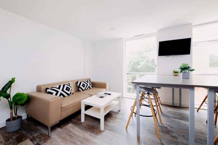 Silver Studio - Photo 2