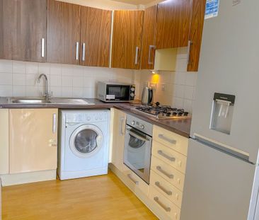 1 Bed Flat, High Street, HA3 - Photo 3