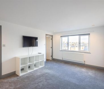 4 bedroom terraced house to rent - Photo 4