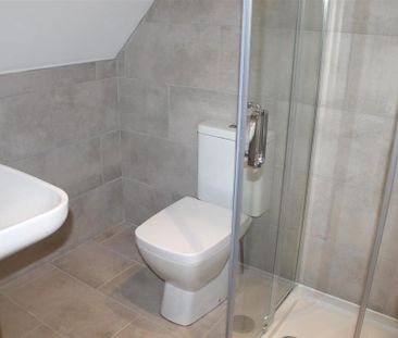 3 bedroom semi-detached house to rent - Photo 6