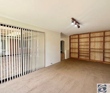 Large Family Home HOME OPEN SATURDAY 14 FEBRUARY AT 9.00AM SHARP! - Photo 2