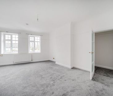 4 bedroom flat to rent - Photo 3