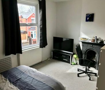 Flat to rent on - Photo 5