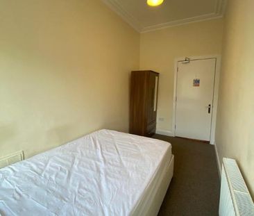 3 bedroom flat to rent - Photo 5