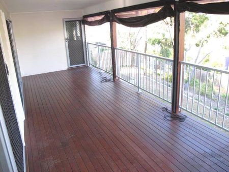 QUALITY HOME IN BEAUTIFUL LITTLE CREEK - Photo 2