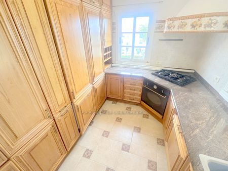 En alquiler, uno de los mejores áticos en Puerto de la Cruz, en la Urb. La Paz, con garaje. - Photo 3