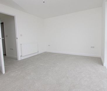 2 bedroom end of terrace house to rent - Photo 1