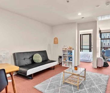 Tidy One-bedroom In the City - Photo 3