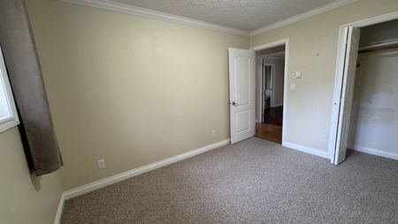 5855 Sycamore Street – Upper - Photo 5