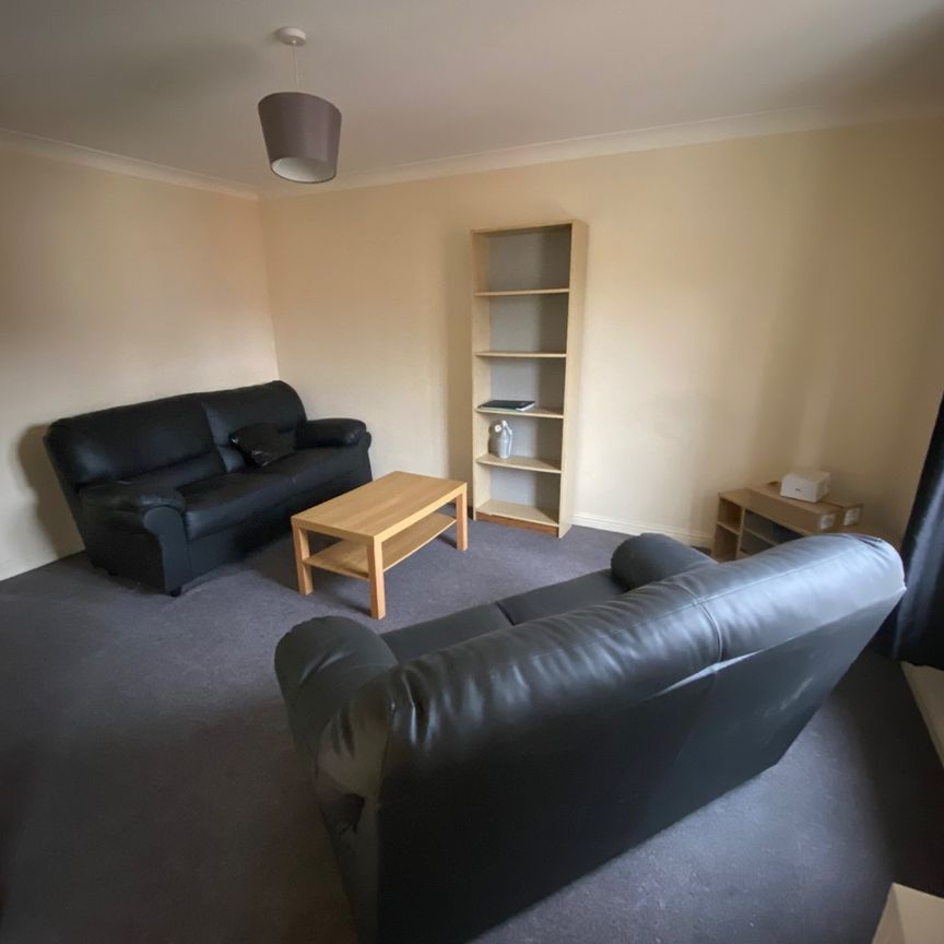 2 Bed Flat, Stretford Rd, M15 - Photo 1