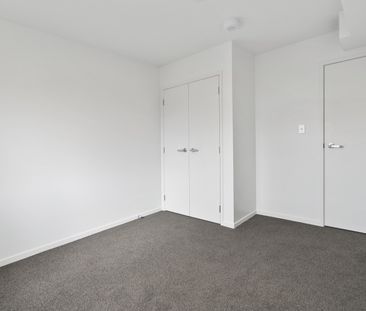 Beautiful 2 bedroom 2 bathroom Apartment - Photo 6