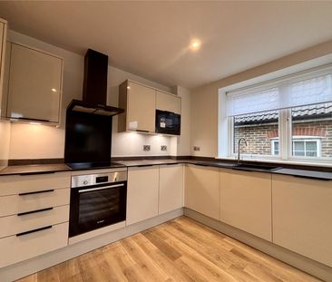 Windsor Way, Aldershot, Hampshire, GU11 - Photo 6