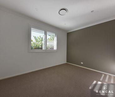 Unique Designed Ex-display Home - Photo 6