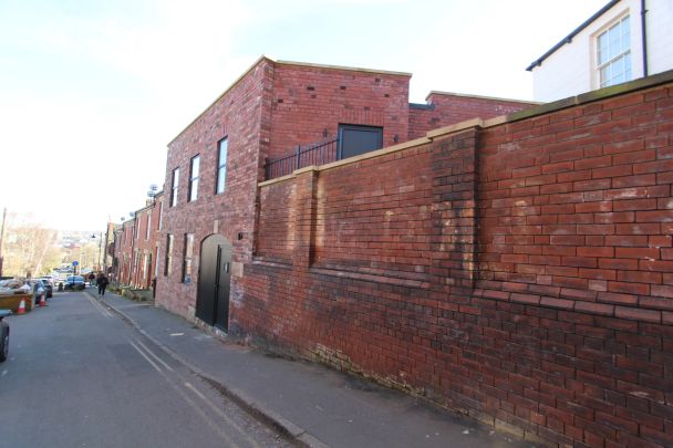 Broomspring Lane, Sheffield, S10 - Photo 1