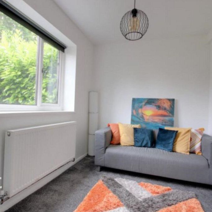 1 bedroom in a house share to rent - Photo 1