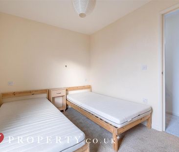 2 bedroom penthouse to rent - Photo 6