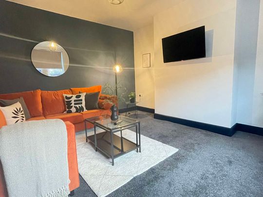 En Suite Bedroom with all Bills Included Room 1 - Photo 1