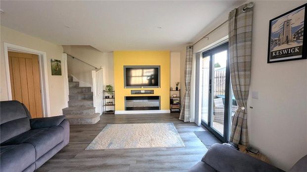 3 bedroom semi-detached house to rent - Photo 1