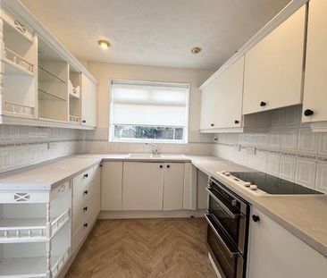 3 bedroom semi-detached house to rent - Photo 6