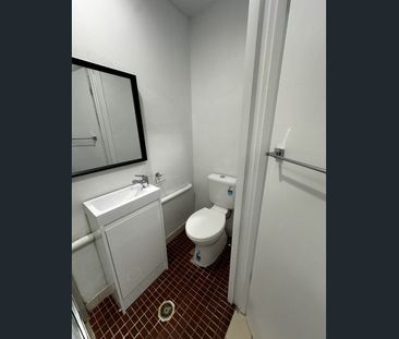 Fully Self-Contained Studio Apartment – Woolloongabba - Photo 1