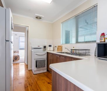 Coastal Charm and Everyday Comfort in Port Noarlunga South - Photo 6