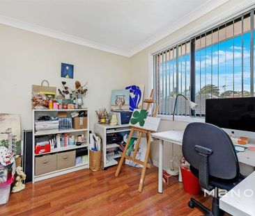 Modern 3-Bedroom Townhouse in a Convenient Location - Photo 3