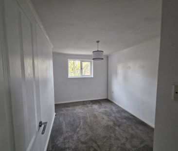 PETERBOROUGH - Photo 5