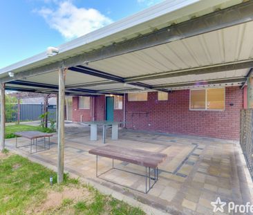 63 Axminster Street, Warnbro WA 6169 - Photo 3