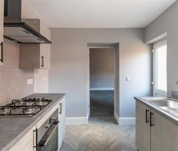 2 bedroom maisonette to rent - Photo 4