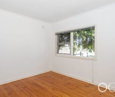 Open the Door To Easy Living in Lockleys - Photo 5