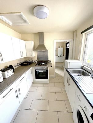 4 bedroom terraced house to rent - Photo 1