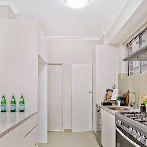 Modern Light Filled Apartment Conveniently Located - Photo 1