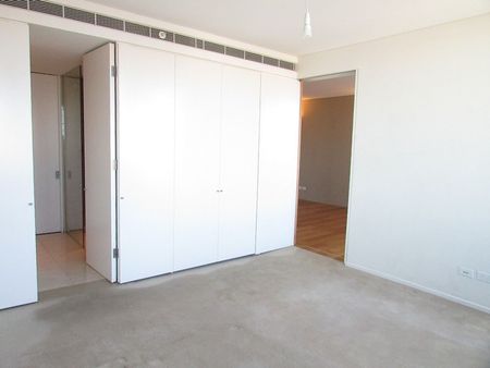 Luxury Two-Bedroom Apartment in Central Park Precinct - Unparalleled Lifestyle and Convenience - Photo 5