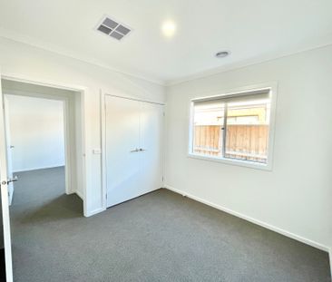 New 4 Bedroom Homes in Thornhill Park. - Photo 6