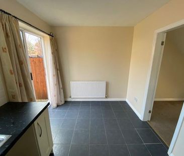 2 bedroom semi-detached house to rent - Photo 3