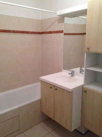 location Appartement T2 DE 43.21m² À CARQUEFOU - Photo 4