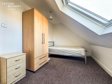 5 bedroom semi-detached house to rent - Photo 4