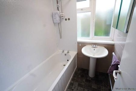 3 bedroom property to rent in Lewes - Photo 2