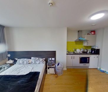 Studio to rent - Photo 2