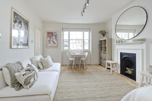 Studio to rent - Photo 1