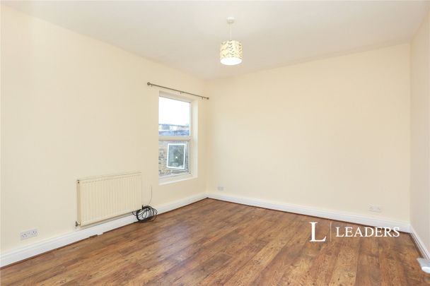 apartment to rent Sundridge Parade, Plaistow Lane, Bromley, BR1 - Photo 1