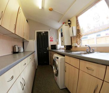 1 bedroom in a house share to rent - Photo 6