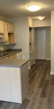 2 bed 2 bath available oct 15th in beautiful - Photo 1