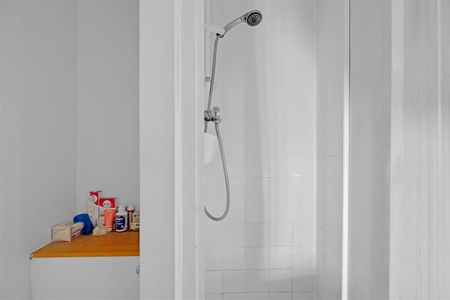 Flat To Let - Photo 2