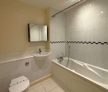 Woking, Surrey, GU22 - Photo 6